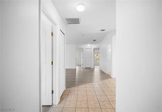 4646 15th St SW in Lehigh Acres, FL - Building Photo - Building Photo