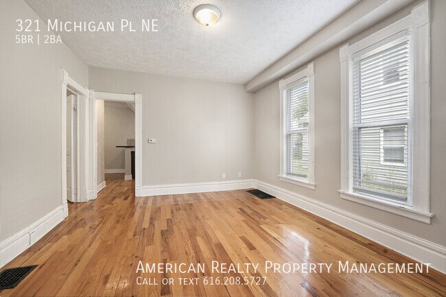 321 Michigan Pl NE in Grand Rapids, MI - Building Photo - Building Photo