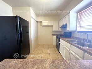 1904 S Apache Dr in Apache Junction, AZ - Foto de edificio - Building Photo