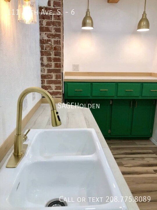 111 16th Ave S in Nampa, ID - Building Photo