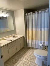 215 E Grand Ave, Unit Diplomat unit 607 in Old Orchard Beach, ME - Foto de edificio - Building Photo