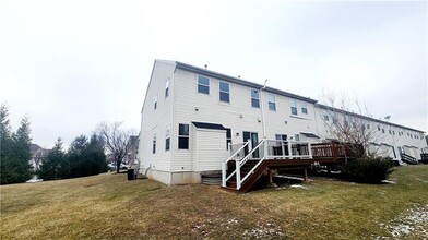 1127 King Way in Breinigsville, PA - Building Photo - Building Photo