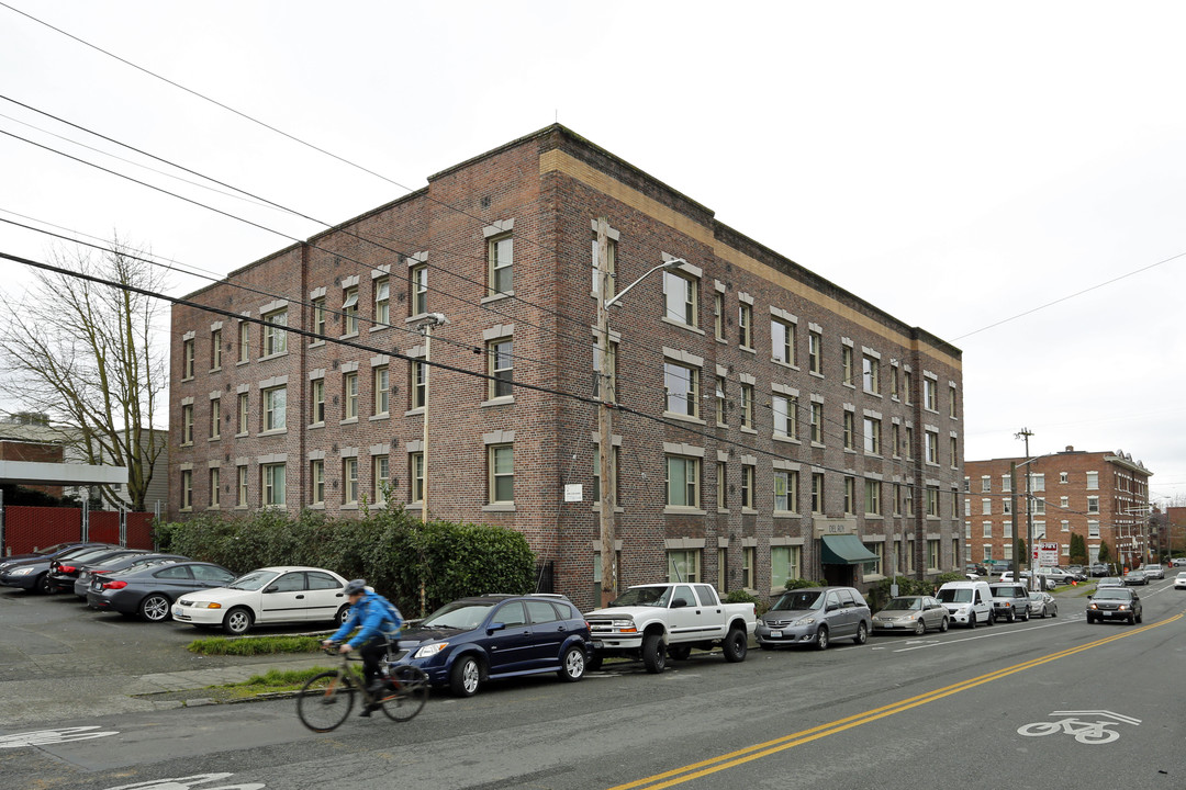 Del Roy Apartments in Seattle, WA - Foto de edificio