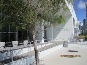 1600 SW 1st Ave, Unit 613 in Miami, FL - Foto de edificio - Building Photo