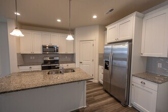 7032 S 13th St in Ridgefield, WA - Building Photo - Building Photo