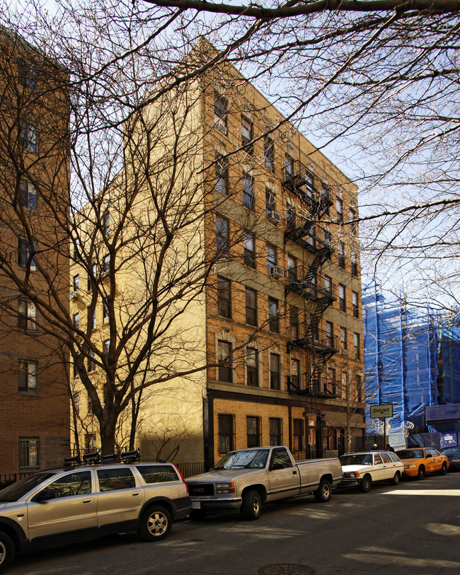 304 E 8th St in New York, NY - Building Photo - Building Photo