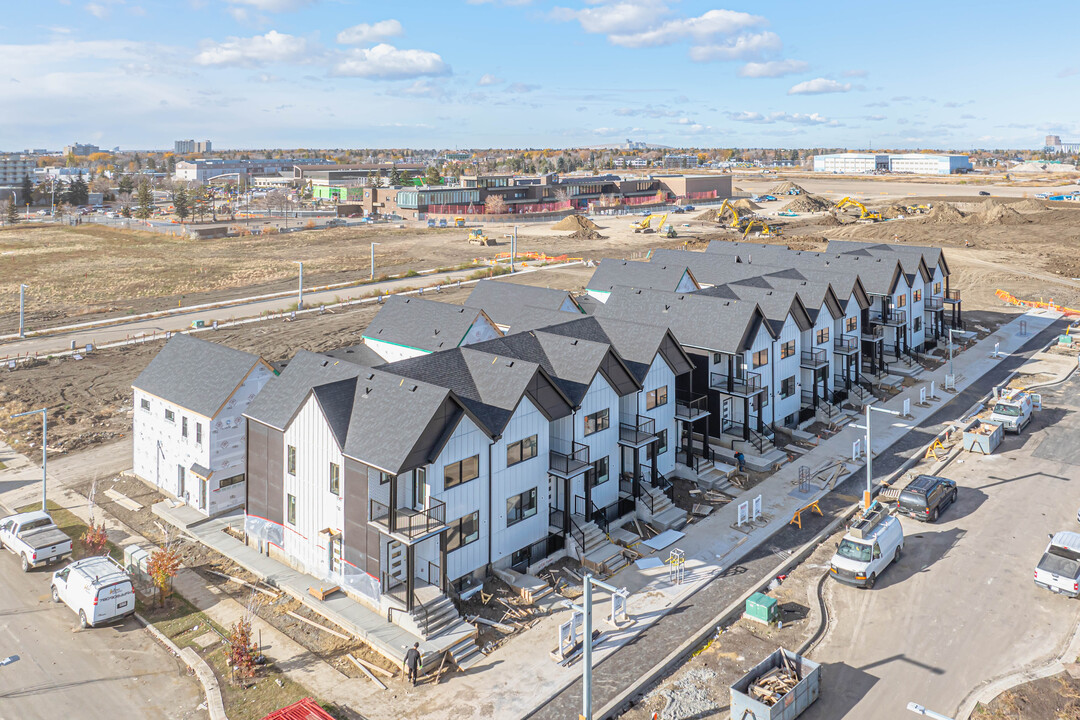 Alpha Blvd NW in Edmonton, AB - Building Photo