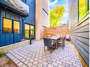1016 17th Pl NE in Washington, DC - Foto de edificio - Building Photo