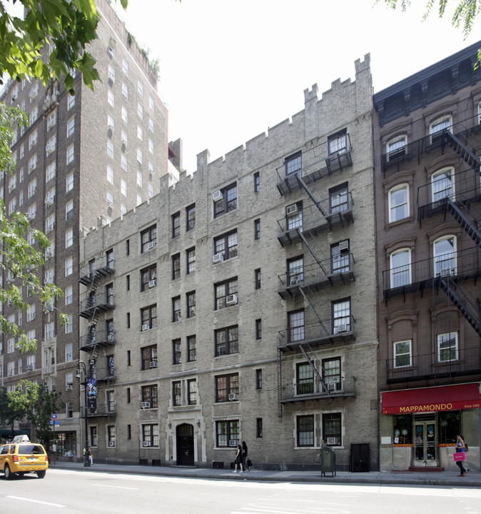 15 Abingdon Sq in New York, NY - Building Photo