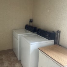 323 Prestley Rd in Bridgeville, PA - Building Photo - Building Photo