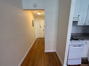 WEST 72 STREET in New York, NY - Building Photo - Building Photo