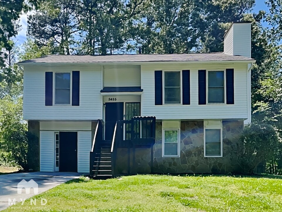 5455 Fox Haven Trail in Stone Mountain, GA - Building Photo