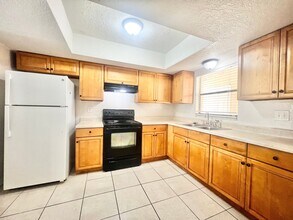 6301 58th St N in Pinellas Park, FL - Foto de edificio - Building Photo