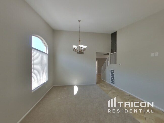 5548 W Southgate Ave in Phoenix, AZ - Building Photo - Building Photo