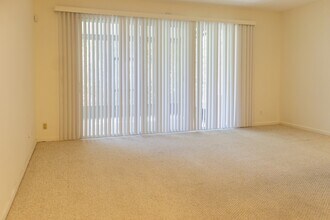 5972 Rocky Mt Dr in Jacksonville, FL - Building Photo - Building Photo