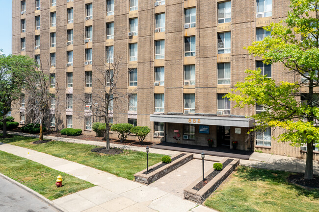 Pallister Plaisance Apartments in Detroit, MI - Foto de edificio - Building Photo