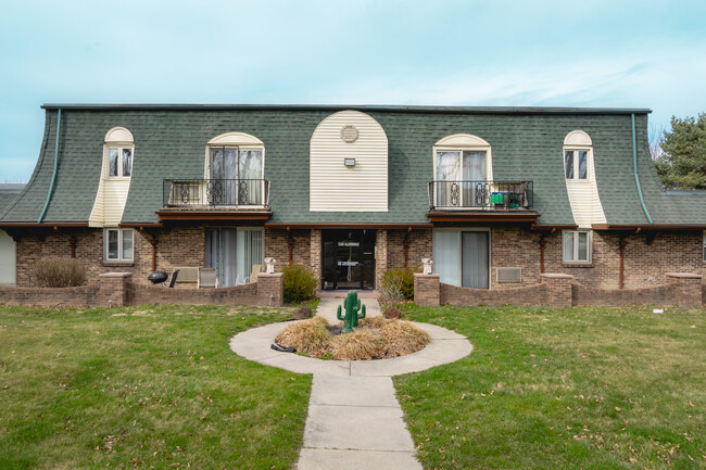 Eleven Family Building in Toledo, OH - Building Photo - Building Photo