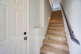 8717 NE 17th St in Vancouver, WA - Building Photo - Building Photo