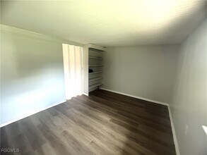 8239 Suncoast Dr in North Fort Myers, FL - Building Photo - Building Photo
