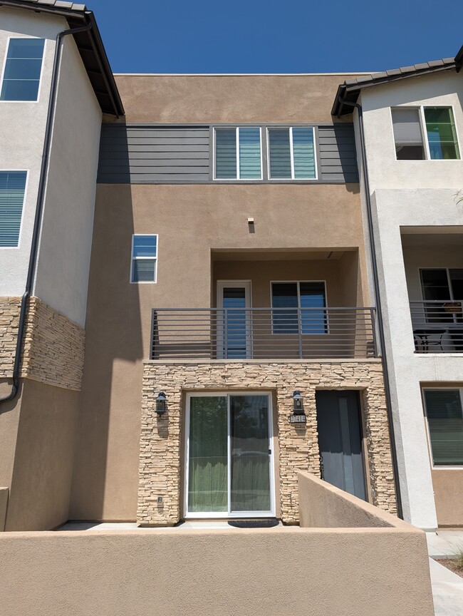 27414 N Arborview Ln in Valencia, CA - Building Photo - Building Photo