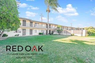 11823 Lakewood Blvd in Downey, CA - Building Photo - Building Photo