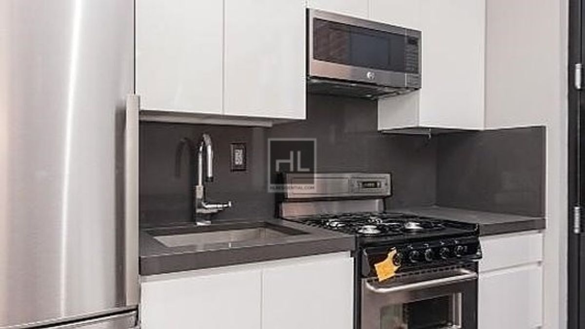 2ND AVE. in New York, NY - Building Photo