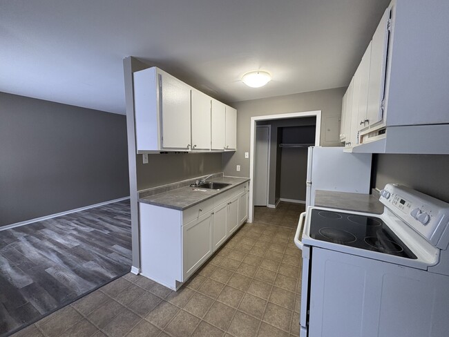 2 Reading Crescent in Saint John, NB - Building Photo - Building Photo