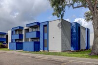 Canopy Apartments in Kingsville, TX - Foto de edificio - Building Photo