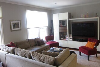 1113 Fairview Court in Silver Spring, MD - Building Photo - Building Photo