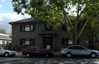 528 S 10th St in San Jose, CA - Foto de edificio - Building Photo