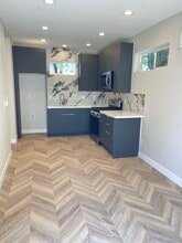 487 Saint Augustine Ave in Claremont, CA - Foto de edificio - Building Photo
