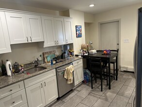 141 L St, Unit 1 in Boston, MA - Foto de edificio - Building Photo