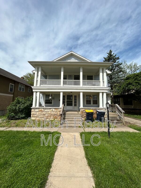 property at 5432 Harrison St