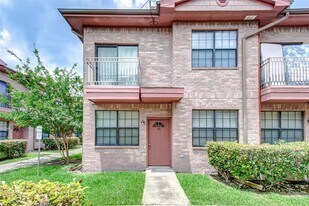 9400 Bellaire Blvd in Houston, TX - Building Photo