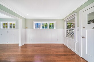 240 Ashland Ave in Santa Monica, CA - Foto de edificio - Building Photo