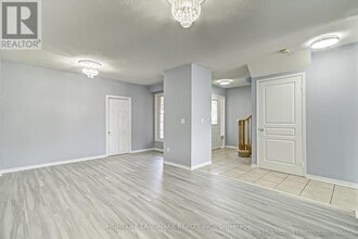 78 Shenandoah Dr in Whitby, ON - Building Photo - Building Photo