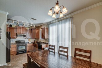 4273 E Oakland St in Gilbert, AZ - Foto de edificio - Building Photo