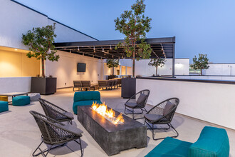 Urbana Chula Vista Apartments in Chula Vista, CA - Foto de edificio - Building Photo