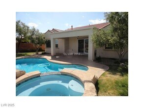 916 Viscanio Pl in Las Vegas, NV - Foto de edificio - Building Photo
