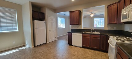 622 Mission De Oro Dr in Redding, CA - Building Photo - Building Photo