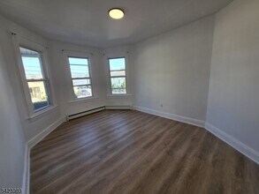 18 Michigan Ave in Paterson, NJ - Building Photo - Building Photo