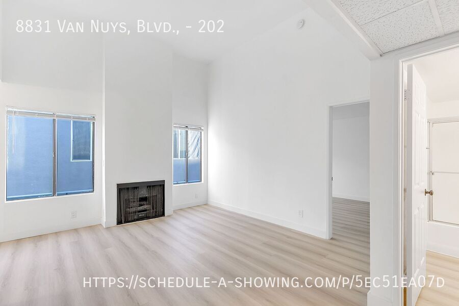 8831 Van Nuys Blvd in Los Angeles, CA - Building Photo