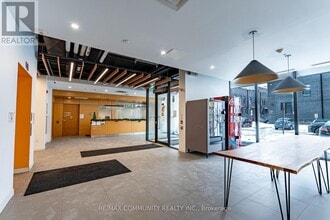 1800 Simcoe St N in Oshawa, ON - Building Photo - Building Photo