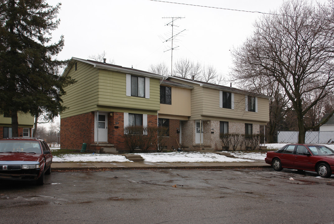 Forest Arbor Apartments in Lansing, MI - Building Photo