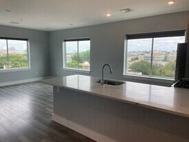 55 W Fifth St, Unit 601 in Boston, MA - Building Photo