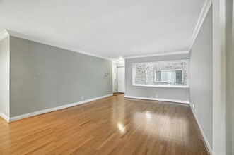 2270 Madison Rd, Unit 1B in Cincinnati, OH - Building Photo - Building Photo