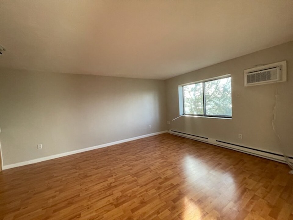 10 Roberts St, Unit 21 in Somerville, MA - Building Photo