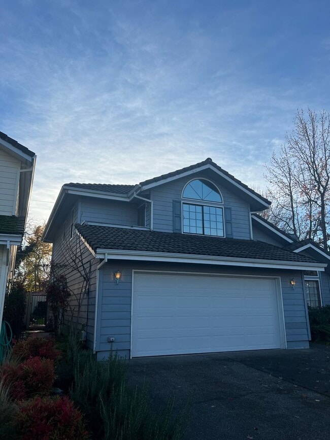 property at 905 SE Mystic Dr