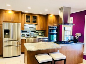 6016 Howe St in Pittsburgh, PA - Building Photo