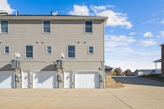 Westgate Residence Townhomes in Dubuque, IA - Building Photo - Building Photo
